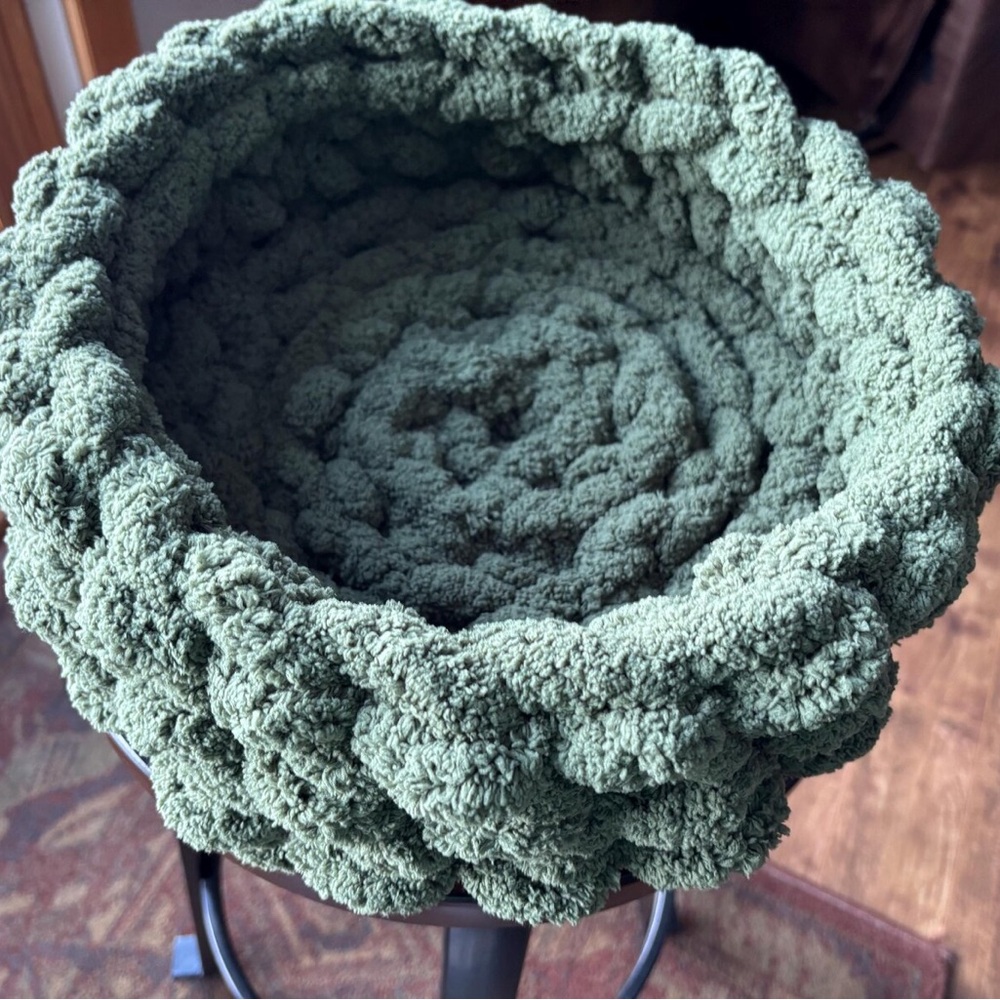 Handmade Pet Bed.  NEW - Picture 3 of 4